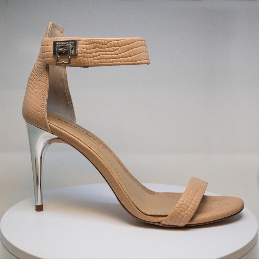 BcbgMax nude heels